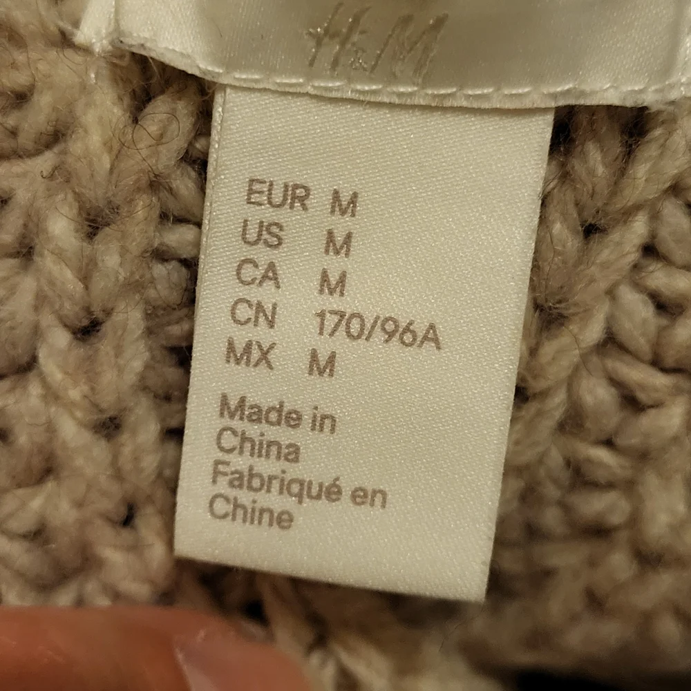 H&M Women's Tan Cable Knit Sweater Size Medium - Picture 6 of 9